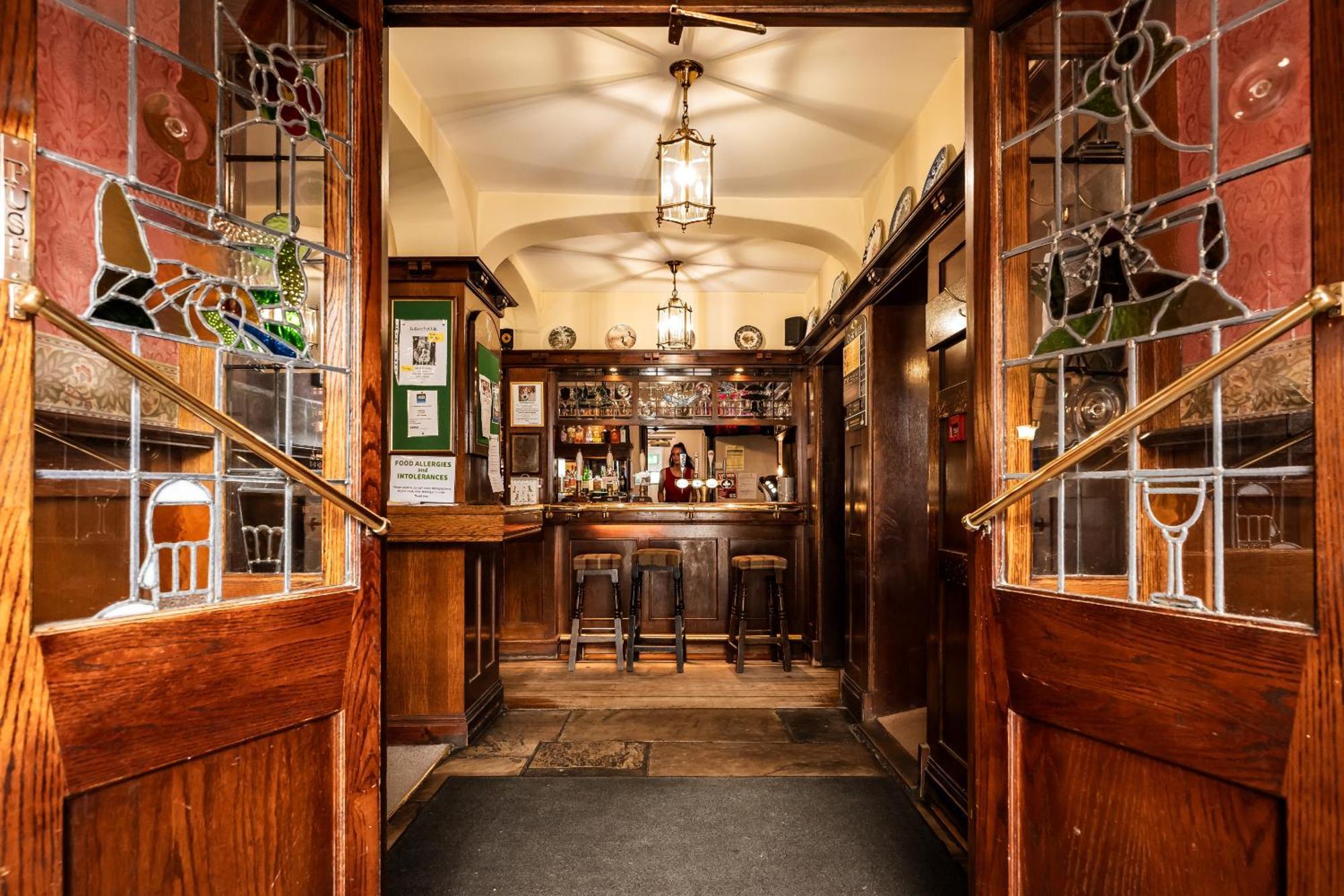 Royal Oak Hotel, การ์สแตง ภายนอก รูปภาพ